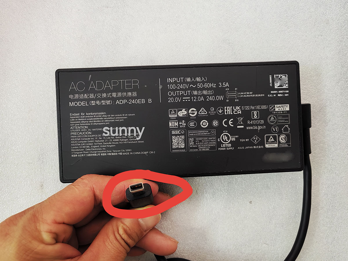 Adaptateur secteur rectangulai - Pc Gaming Asus avis et prix